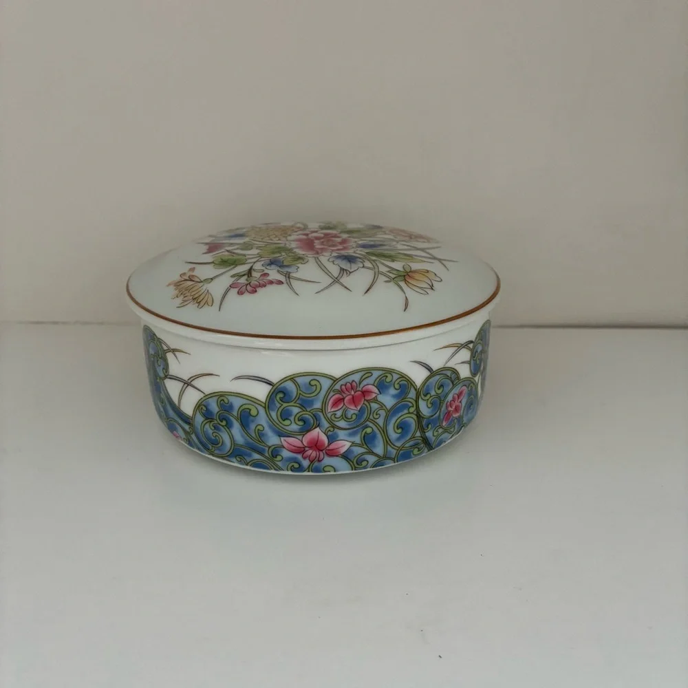 NWT Vintage Laudel for Macys Porcelain Made in Japan Tea/Candy/Trinket Box w Lid